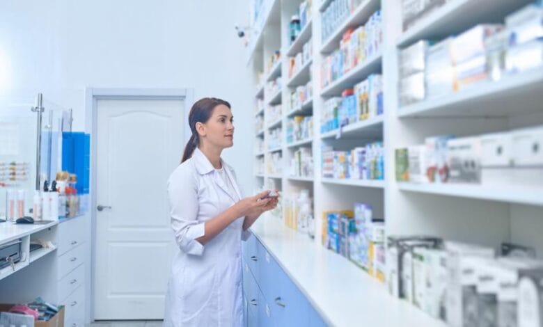 How to become a pharmacy tech